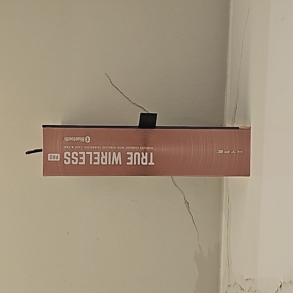 (NEW) Hype True Wireless Pro Earbuds with Wireless Charging Case and Pad - Picture 2 of 8